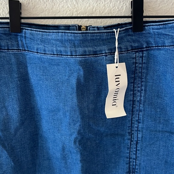 Stretchy Denim Mini Skirt - Picture 4 of 4